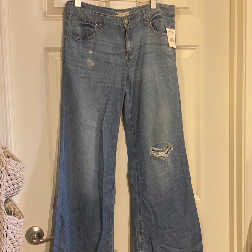 Free People | Wide Leg Distressed Jean NWT